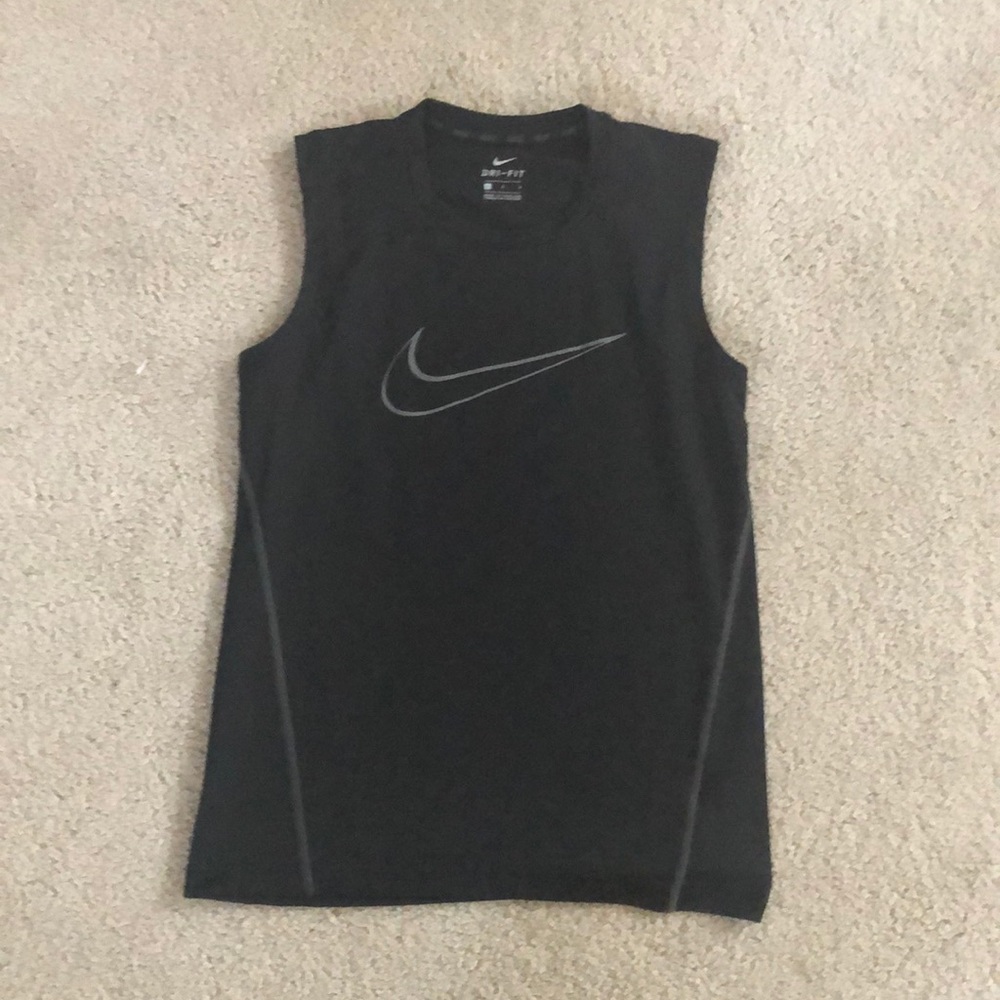 Boys Nike sleeveless shirt